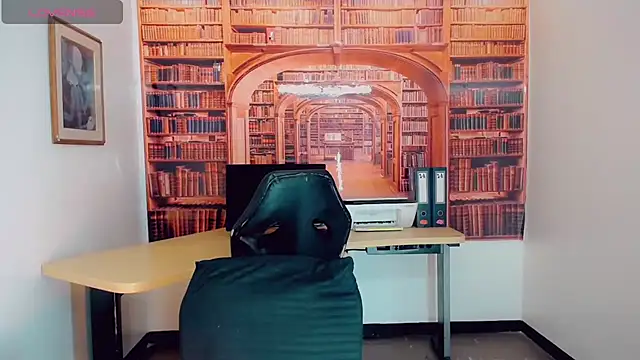 khiara moretti online show from March 15, 7:38 pm