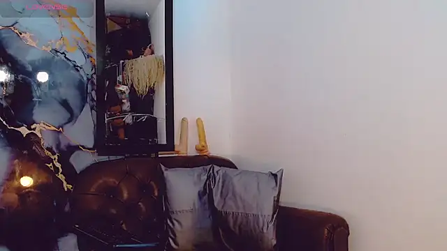 khiara moretti online show from November 6, 11:11 am