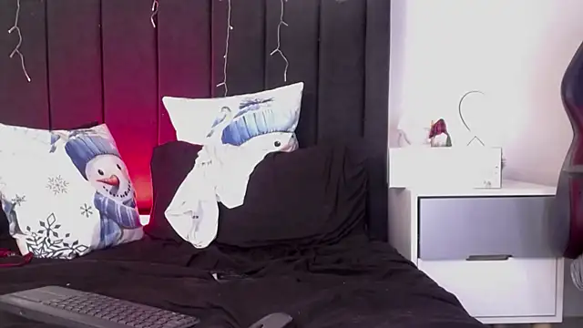 Snapshot of muscle_ares chatting on December 28, 2:42 pm muscle ares online show from December 28, 2:42 pm