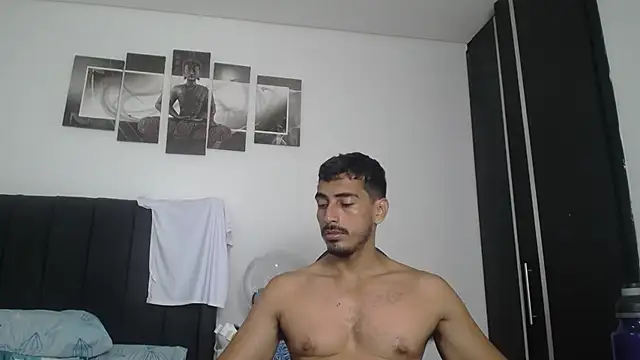 Snapshot of muscle_ares chatting on March 10, 12:37 pm muscle ares online show from March 10, 12:37 pm