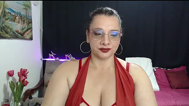 Snapshot of Aleja_Gonzales chatting on June 16, 11:29 pm Aleja Gonzales online show from June 16, 11:29 pm
