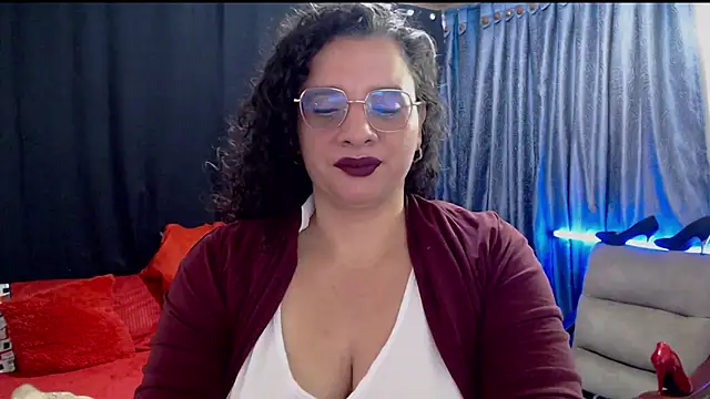 Snapshot of Aleja_Gonzales chatting on July 15, 11:37 am Aleja Gonzales online show from July 15, 11:37 am