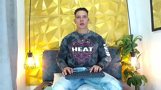 Snapshot of Baxter_Dex chatting on December 9, 4:12 am Baxter Dex online show from December 9, 4:12 am