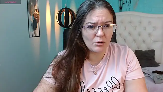 MsJossie online show from April 17, 3:31 am