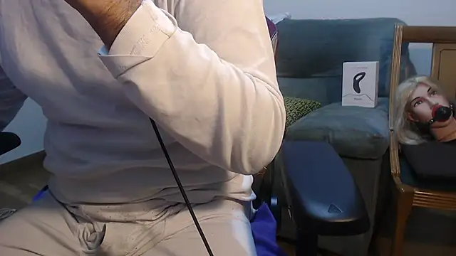 Snapshot of master4subslut chatting on January 25, 12:59 am master4subslut online show from January 25, 12:59 am