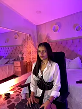 Agathaargent  online show from December 14, 8:09 am