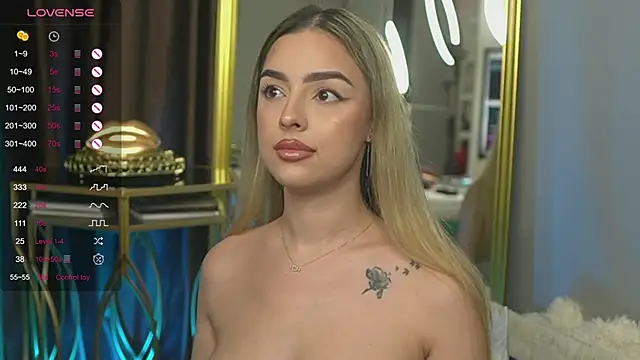 Snapshot of ScarletColes chatting on January 21, 4:32 am ScarletColes online show from January 21, 4:32 am