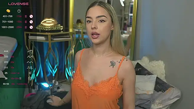 Snapshot of ScarletColes chatting on January 21, 11:34 pm ScarletColes online show from January 21, 11:34 pm