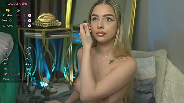 Snapshot of ScarletColes chatting on January 31, 5:19 am ScarletColes online show from January 31, 5:19 am