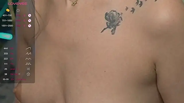 Snapshot of ScarletColes chatting on February 13, 5:26 am ScarletColes online show from February 13, 5:26 am