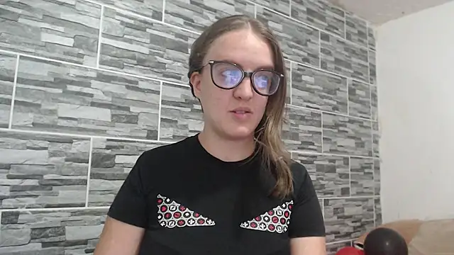 Snapshot of Venus_Santana chatting on December 5, 6:33 pm Venus Santana online show from December 5, 6:33 pm