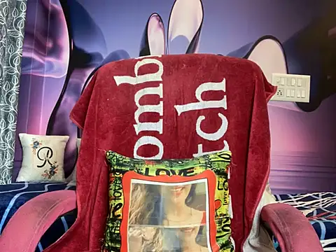 Royal girl 1 online show from March 6, 5:00 pm