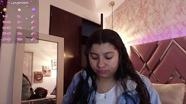 Miaa Smiith1 online show from March 21, 12:17 pm