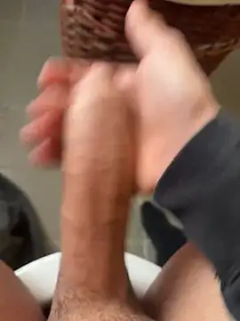 Snapshot of LucaDonna998 chatting on March 17, 3:29 pm LucaDonna998 online show from March 17, 3:29 pm