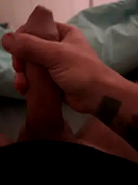 Snapshot of LucaDonna998 chatting on December 18, 2:17 am LucaDonna998 online show from December 18, 2:17 am