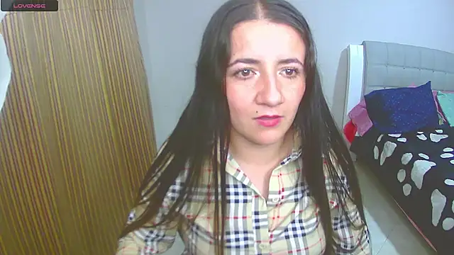 Snapshot of Dayanna_Smitt chatting on February 10, 12:19 am Dayanna Smitt online show from February 10, 12:19 am