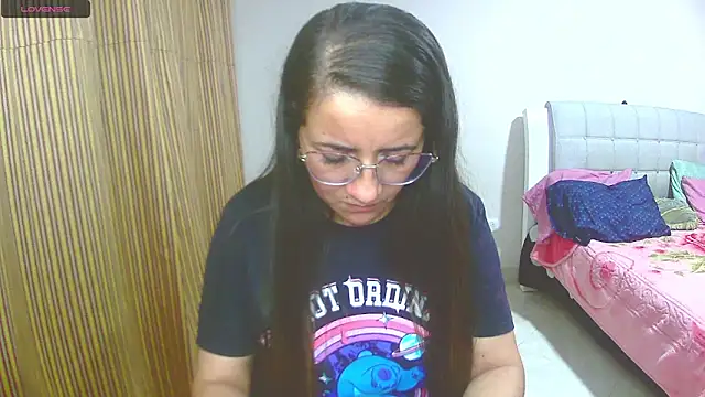 Snapshot of Dayanna_Smitt chatting on March 5, 4:45 am Dayanna Smitt online show from March 5, 4:45 am