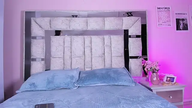 Sara Greey online show from September 22, 1:35 pm