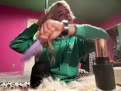 watermellonpussy online show from December 17, 10:55 am