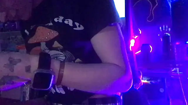 watermellonpussy online show from December 25, 11:00 am