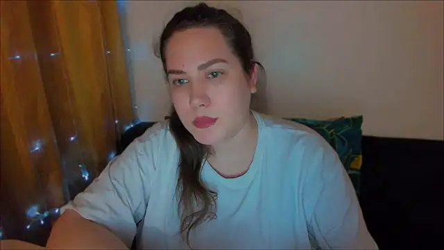 Snapshot of _madalexa_ chatting on December 3, 9:45 pm madalexa online show from December 3, 9:45 pm