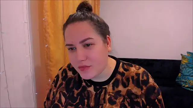 Snapshot of _madalexa_ chatting on February 4, 3:15 pm madalexa online show from February 4, 3:15 pm