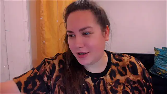 Snapshot of _madalexa_ chatting on February 5, 2:05 pm madalexa online show from February 5, 2:05 pm