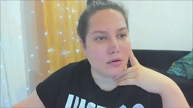 Snapshot of _madalexa_ chatting on October 13, 4:51 pm madalexa online show from October 13, 4:51 pm