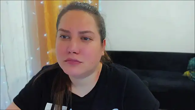 Snapshot of _madalexa_ chatting on October 16, 7:26 pm madalexa online show from October 16, 7:26 pm