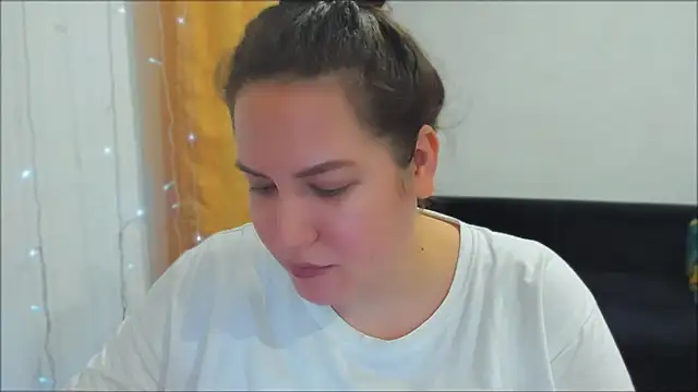 Snapshot of _madalexa_ chatting on November 12, 1:00 pm madalexa online show from November 12, 1:00 pm