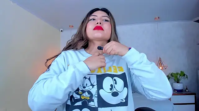 Snapshot of LARSONMIA chatting on February 18, 3:10 pm LARSONMIA online show from February 18, 3:10 pm