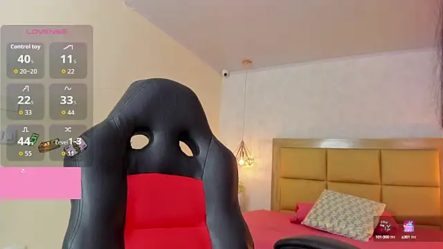 Snapshot of LARSONMIA chatting on September 17, 12:18 pm LARSONMIA online show from September 17, 12:18 pm