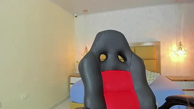 Snapshot of LARSONMIA chatting on September 19, 12:17 pm LARSONMIA online show from September 19, 12:17 pm