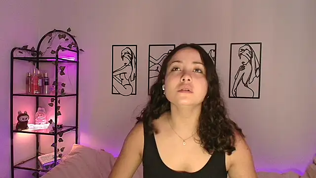 Snapshot of Megan_Rodrigo chatting on October 8, 7:11 pm Megan Rodrigo online show from October 8, 7:11 pm