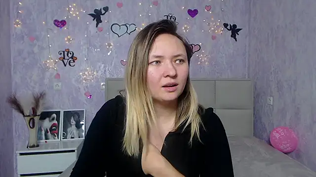 SallyVerda online show from February 7, 10:30 pm