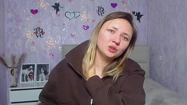 SallyVerda online show from February 13, 4:43 am