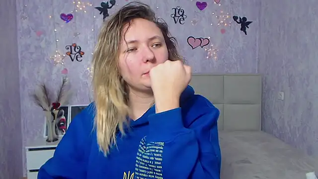 SallyVerda online show from February 21, 1:00 am