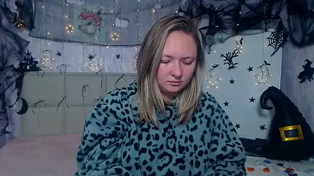 SallyVerda online show from October 15, 5:24 pm