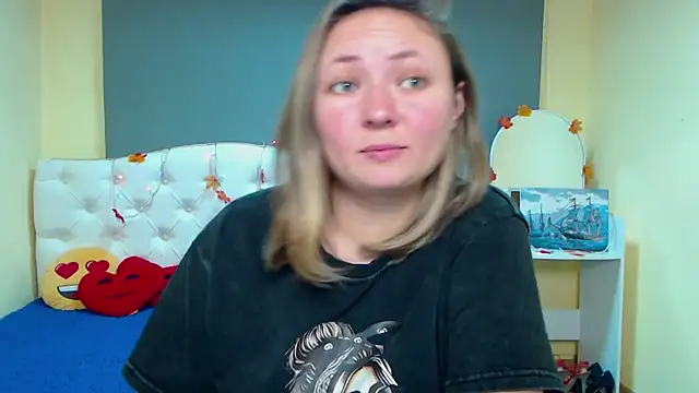 SallyVerda online show from November 18, 7:40 pm