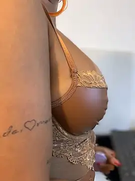 Amber Martins  online show from February 23, 9:17 am