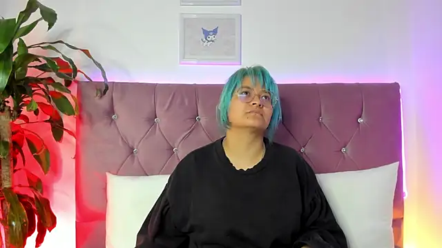 Snapshot of lucky-leah chatting on February 22, 3:34 am lucky-leah online show from February 22, 3:34 am