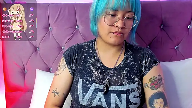 Snapshot of lucky-leah chatting on February 23, 3:45 am lucky-leah online show from February 23, 3:45 am