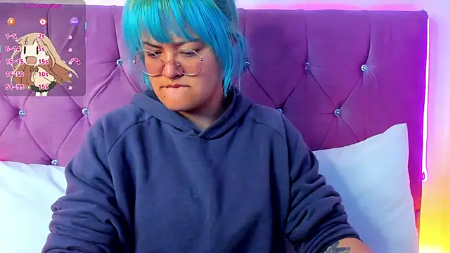 Snapshot of lucky-leah chatting on February 25, 3:42 am lucky-leah online show from February 25, 3:42 am