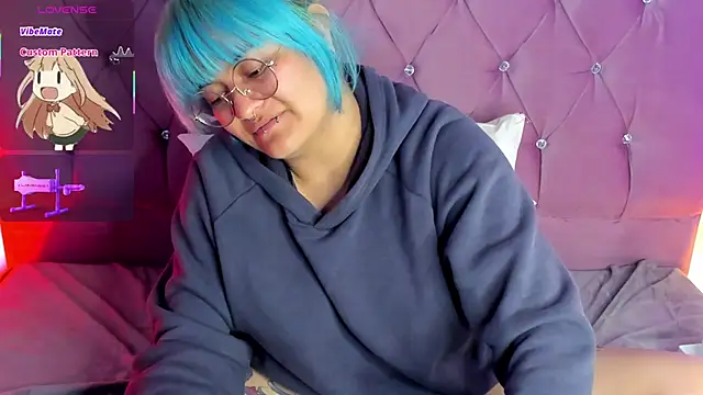 Snapshot of lucky-leah chatting on February 25, 9:53 am lucky-leah online show from February 25, 9:53 am