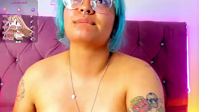 Snapshot of lucky-leah chatting on February 27, 10:37 am lucky-leah online show from February 27, 10:37 am