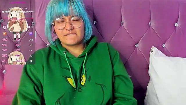 Snapshot of lucky-leah chatting on February 28, 9:47 am lucky-leah online show from February 28, 9:47 am