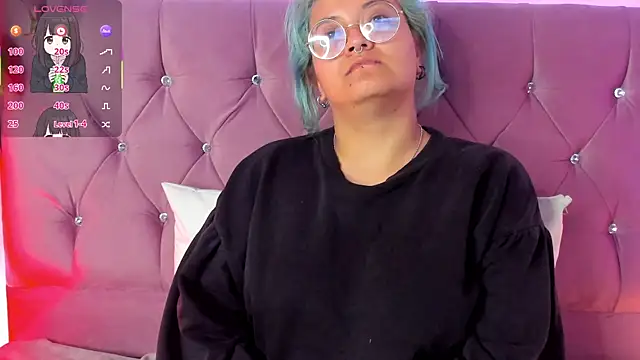 Snapshot of lucky-leah chatting on March 18, 9:42 am lucky-leah online show from March 18, 9:42 am