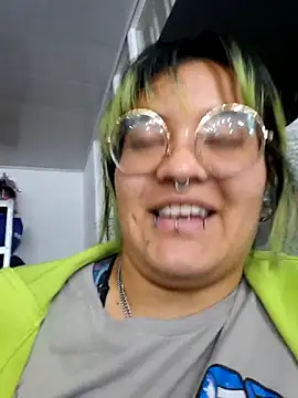 Snapshot of lucky-leah chatting on September 17, 3:08 am lucky-leah online show from September 17, 3:08 am