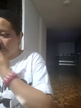 Snapshot of lucky-leah chatting on September 21, 4:25 am lucky-leah online show from September 21, 4:25 am