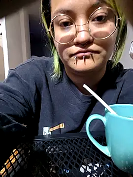 Snapshot of lucky-leah chatting on October 11, 3:50 am lucky-leah online show from October 11, 3:50 am